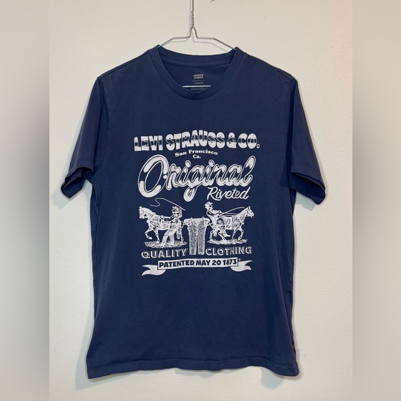 Levi's Men's Navy Graphic Tee Medium - Picture 1 of 2